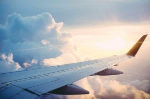 Comparing DIY Booking vs. Corporate Travel Agencies: Which Saves More?